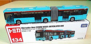 Tomica articulate bus toy