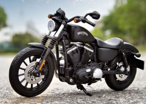 Harley Davidson SPORTSTER IRON 883